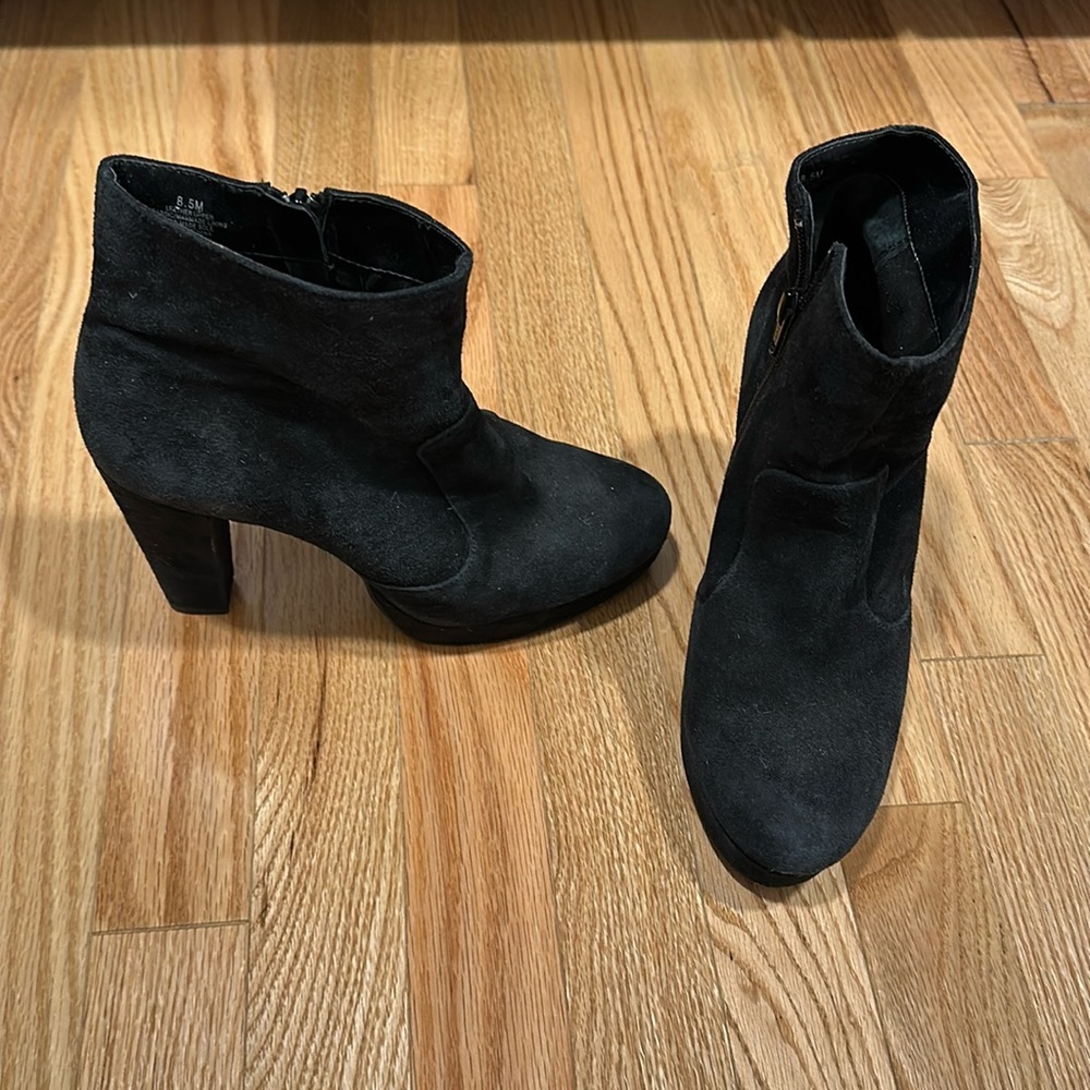 Gianni Bini Suede Black Booties